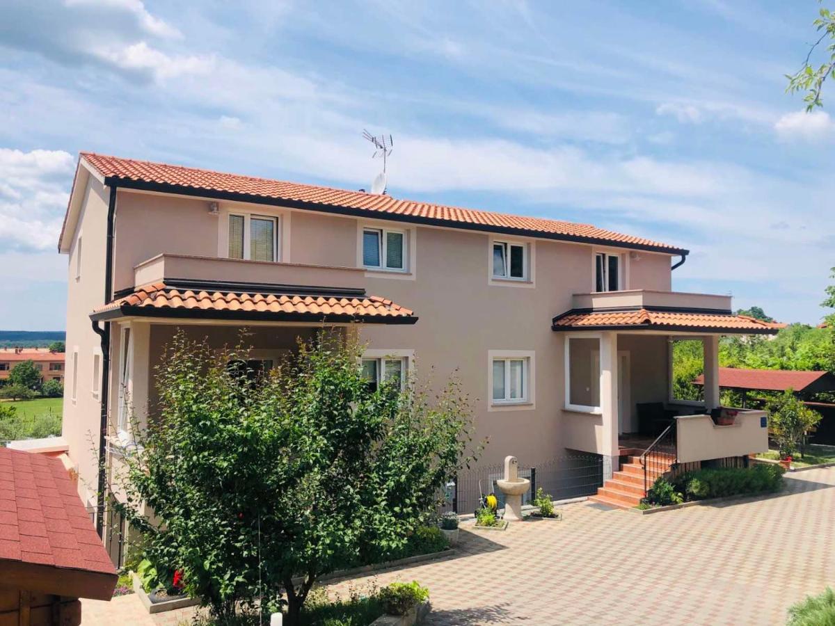 Apartments Zdenka Labin  Exterior foto