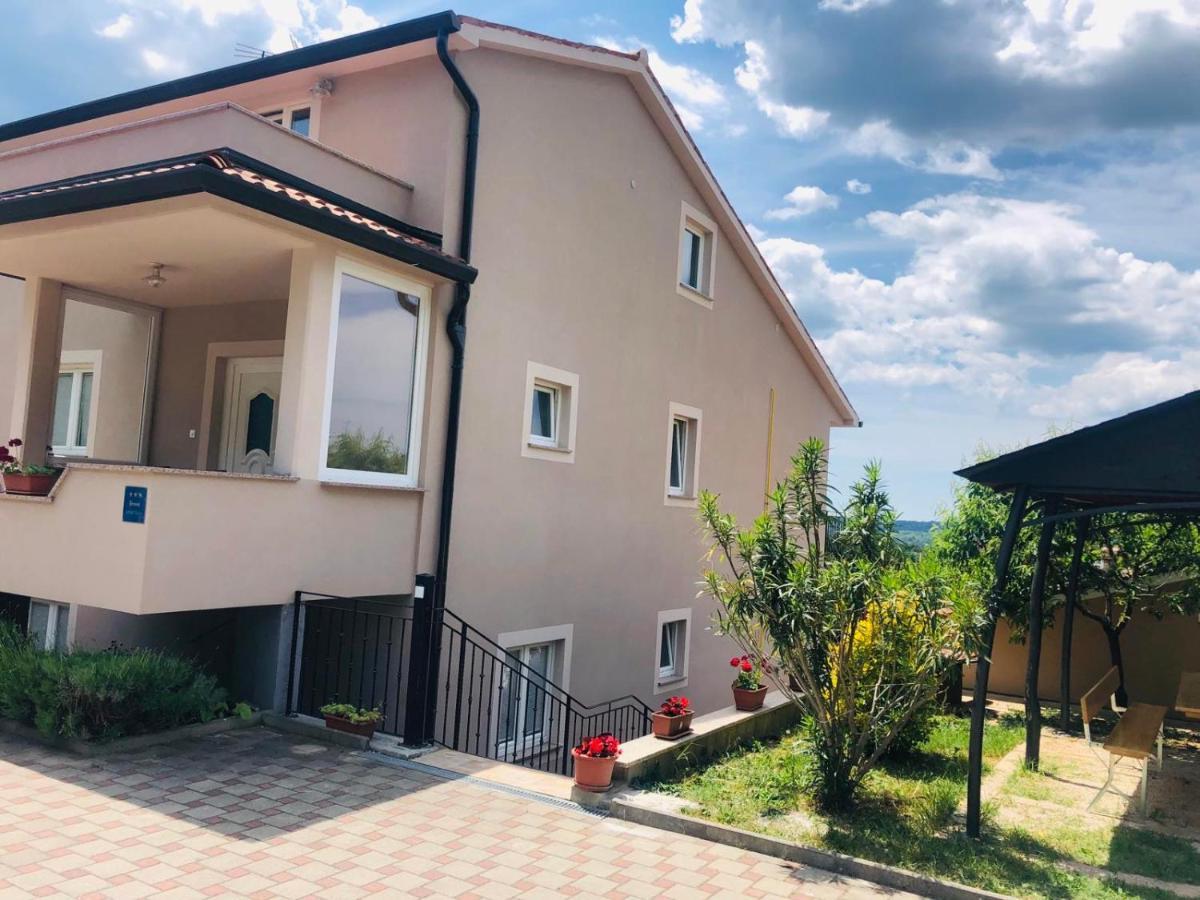 Apartments Zdenka Labin  Exterior foto